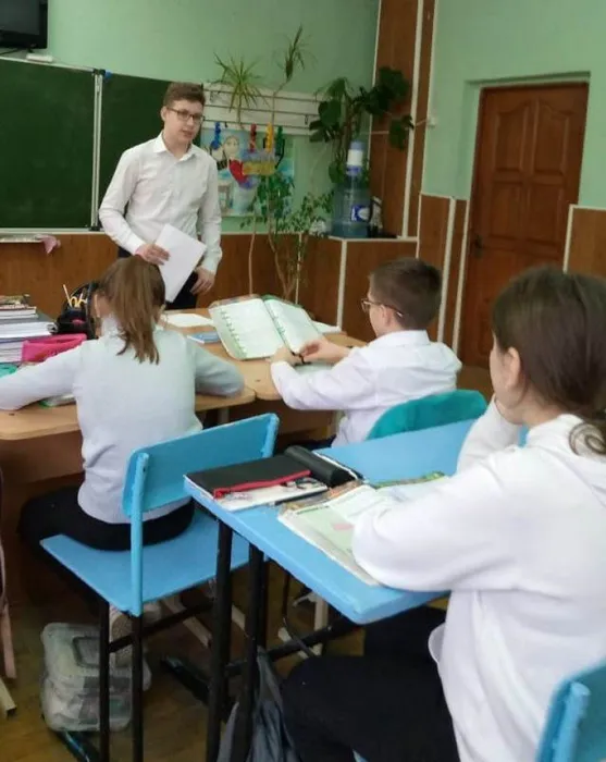 Классный час "Блокадный хлеб: символ жизни и надежды" посвященные 77 годовщине снятия блокады и освобождения Ленинграда от&nbsp;немецко-фашистских захватчиков. (Похилько Кирилл 6б)