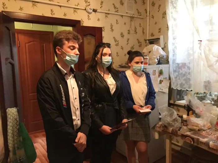 В преддверии&nbsp; &nbsp; праздника&nbsp;&nbsp;&nbsp;Победы в Великой Отечественной войне в МБОУ «Школа « 97»&nbsp;&nbsp;проходит патриотическая акция&nbsp; «Спасибо за&nbsp; Победу!».&nbsp;В ходе акции&nbsp; учащиеся школы посетили&nbsp;&nbsp;ветеранов,&nbsp; &nbsp;&nbsp;высказали им слова безмерной благодарности за&nbsp; Великую&nbsp; Победу,&nbsp;мирное небо, вручили поздравления с Великим праздником.