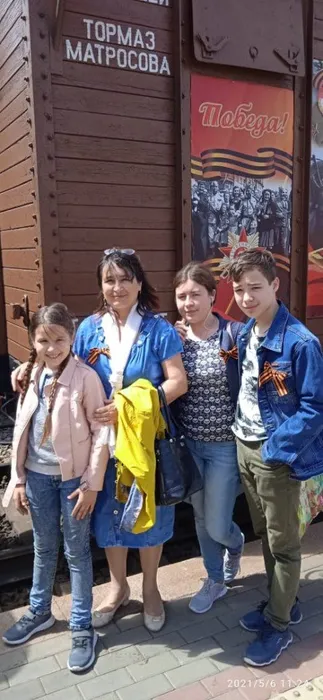 6 мая 2021 года на главный жд-вокзал Ростова приехал легендарный поезд «Победы». Встречать поезд пришло много людей, в том числе наши школьники с родителями . Мероприятие сопровождалось выступлениями творческих коллективов . Всё желающие смогли отведать блюда полевой кухни, почувствовать себя автоматчиками и водителями военных машин.&nbsp;Но, самое главное, что все получили массу приятных эмоций!