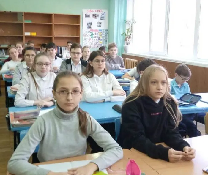 9 декабря 2020 года в школе проведены Уроки мужества ,посвященные Дню героев Отечества