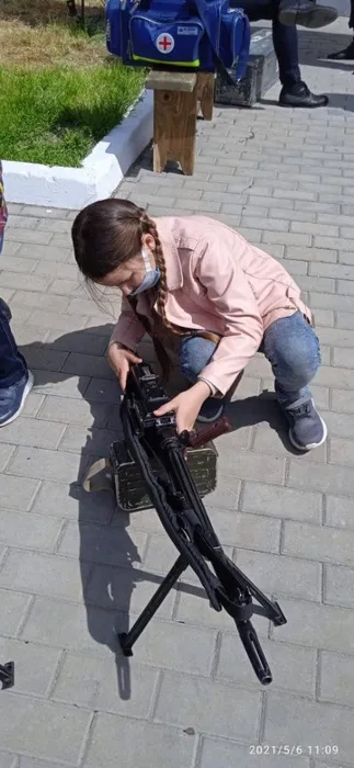 6 мая 2021 года на главный жд-вокзал Ростова приехал легендарный поезд «Победы». Встречать поезд пришло много людей, в том числе наши школьники с родителями . Мероприятие сопровождалось выступлениями творческих коллективов . Всё желающие смогли отведать блюда полевой кухни, почувствовать себя автоматчиками и водителями военных машин.&nbsp;Но, самое главное, что все получили массу приятных эмоций!