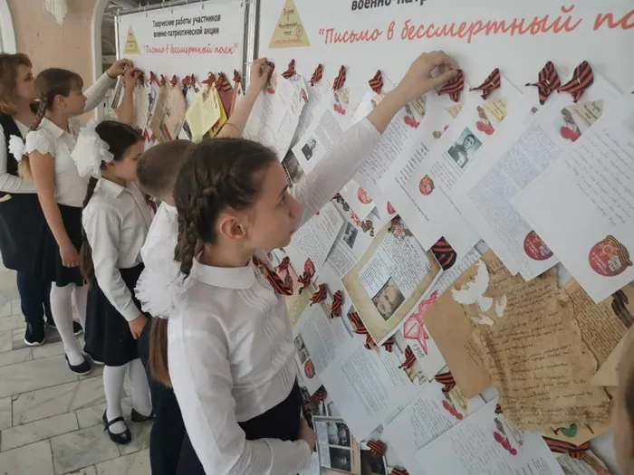 6 мая 2021 года на главный жд-вокзал Ростова приехал легендарный поезд «Победы». Встречать поезд пришло много людей, в том числе наши школьники с родителями . Мероприятие сопровождалось выступлениями творческих коллективов . Всё желающие смогли отведать блюда полевой кухни, почувствовать себя автоматчиками и водителями военных машин.&nbsp;Но, самое главное, что все получили массу приятных эмоций!