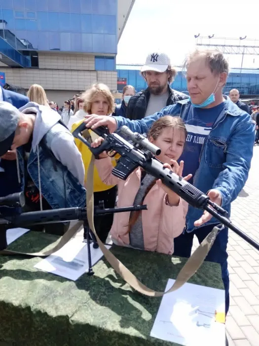 6 мая 2021 года на главный жд-вокзал Ростова приехал легендарный поезд «Победы». Встречать поезд пришло много людей, в том числе наши школьники с родителями . Мероприятие сопровождалось выступлениями творческих коллективов . Всё желающие смогли отведать блюда полевой кухни, почувствовать себя автоматчиками и водителями военных машин.&nbsp;Но, самое главное, что все получили массу приятных эмоций!