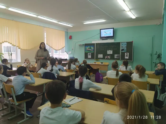 28 января 2021 года ученики 4 "Г" класса приняли участие во Всероссийской акции «Блокадный хлеб», цель которой – передать и сохранить память о страшных днях блокады, перенесенных жителями Ленинграда.